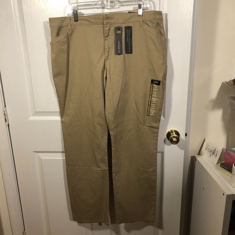 Lee women khaki beige flat front pants, straight legs, 18 med